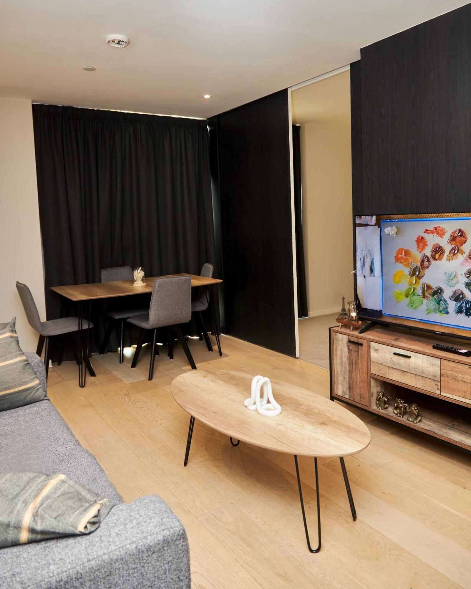 Apartment Luxury 2 Bed With Balcony *